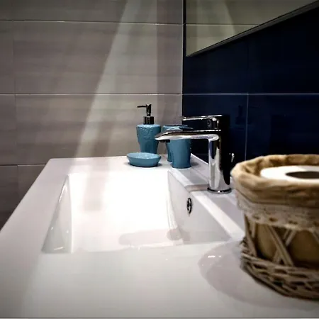 61 Piazza Cavour Bed & Breakfast *