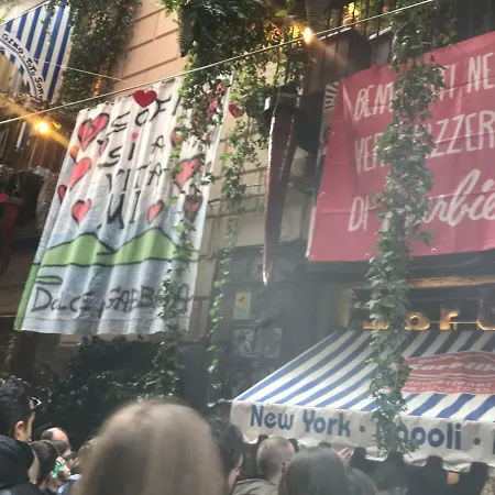 Oda ve Kahvaltı 61 Piazza Cavour Napoli